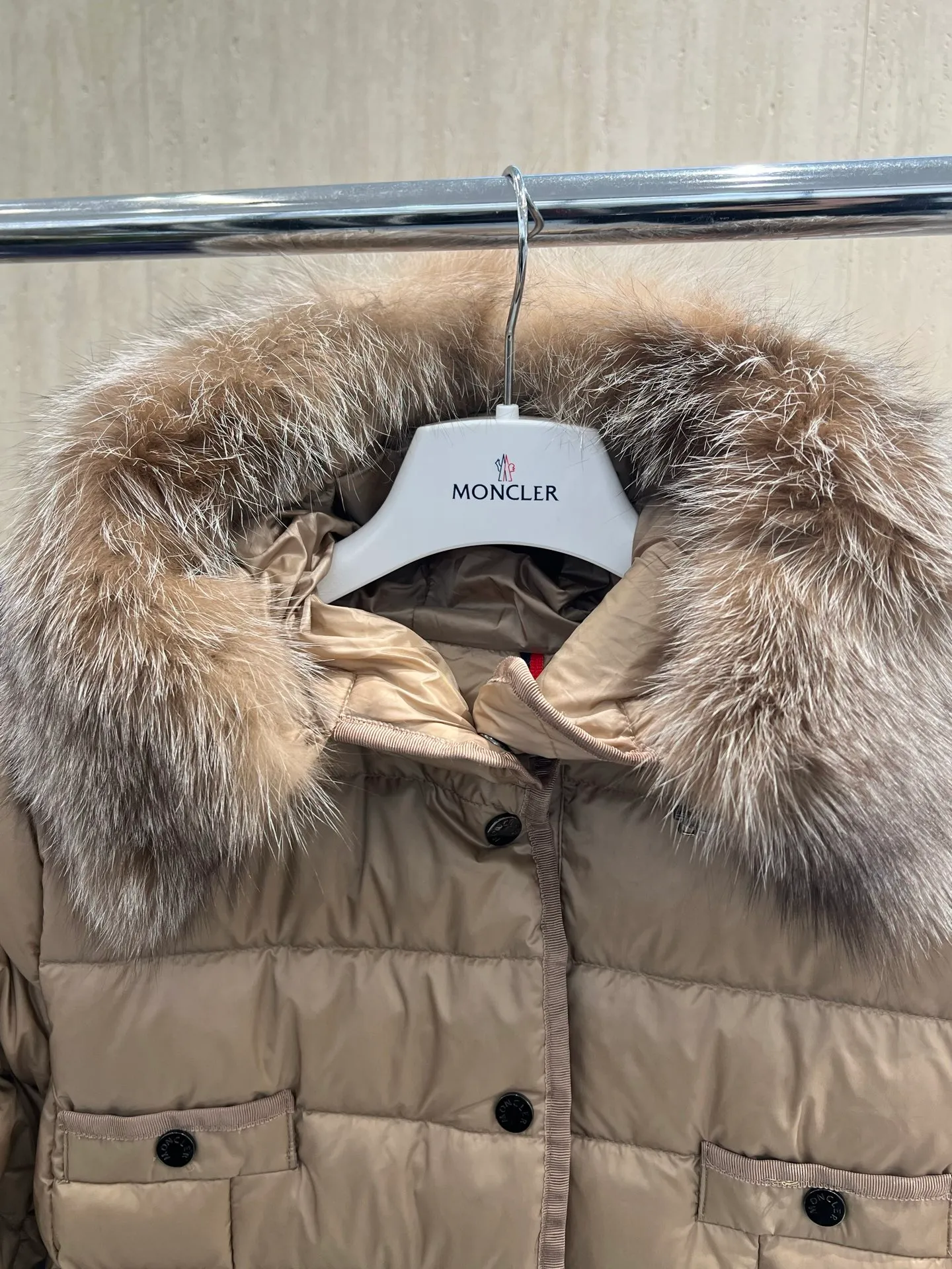 Moncler Hirmafur ， 。 ， ， 。 ， ， 。 ： ：Black Khaki Size：1234